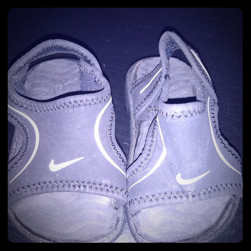 Infant Black Nike size 2